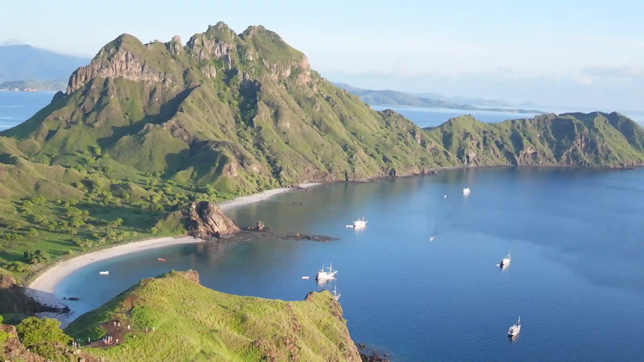 Crafting Your Perfect Komodo Voyage: Bespoke Itinerary Customisation for Private Charters